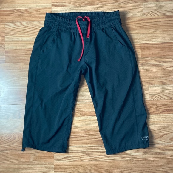 Running Room capris - Picture 5 of 10